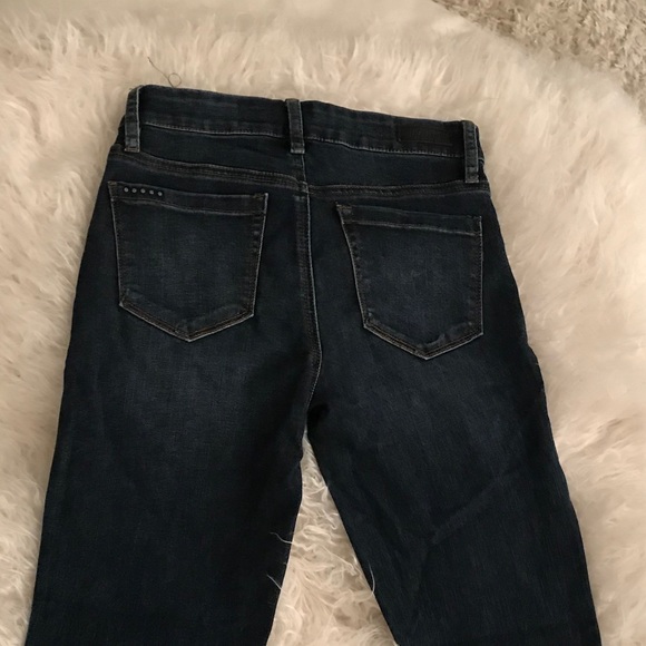 BLANK NYC SEXY AND DISTRESSED CROPPED JEANS 🤍✨ - Picture 2 of 9